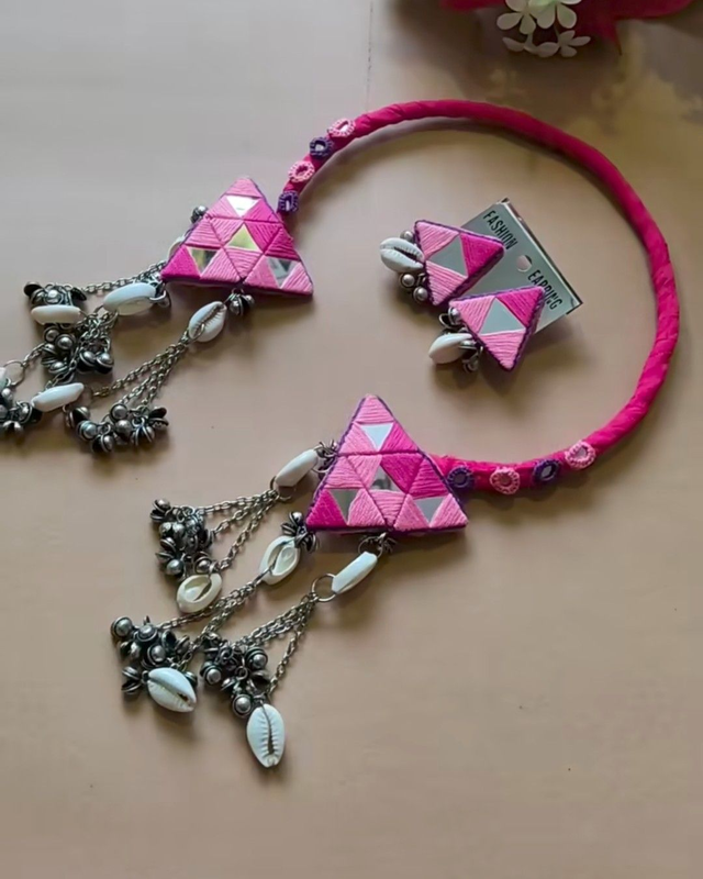 Mirrot Embroidery Hasli